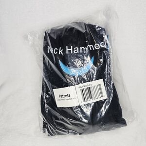 Neck Hammock in Black and Blue